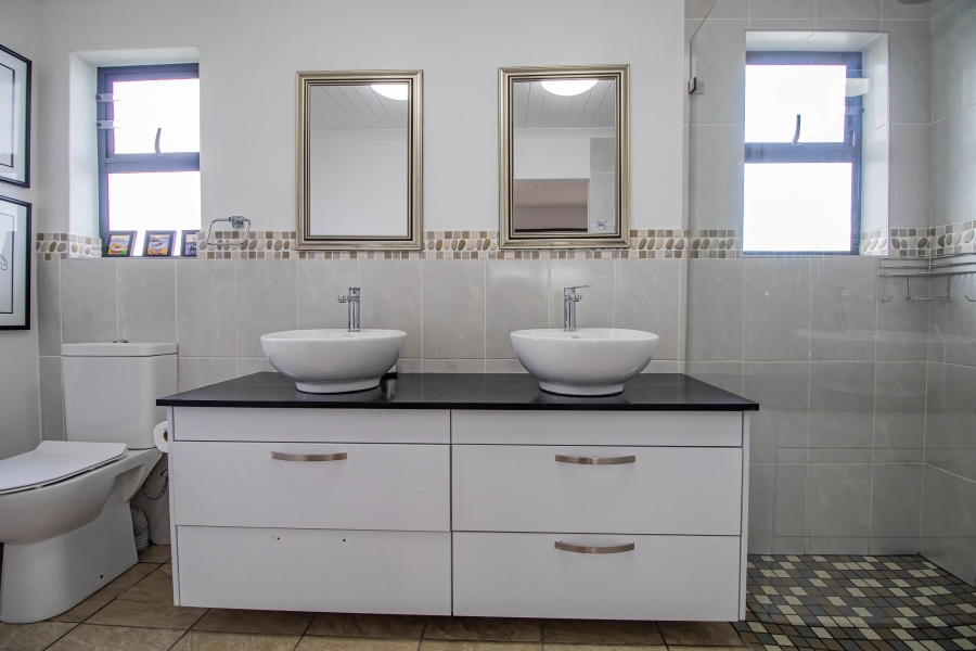 4 Bedroom Property for Sale in Jacobsbaai Western Cape